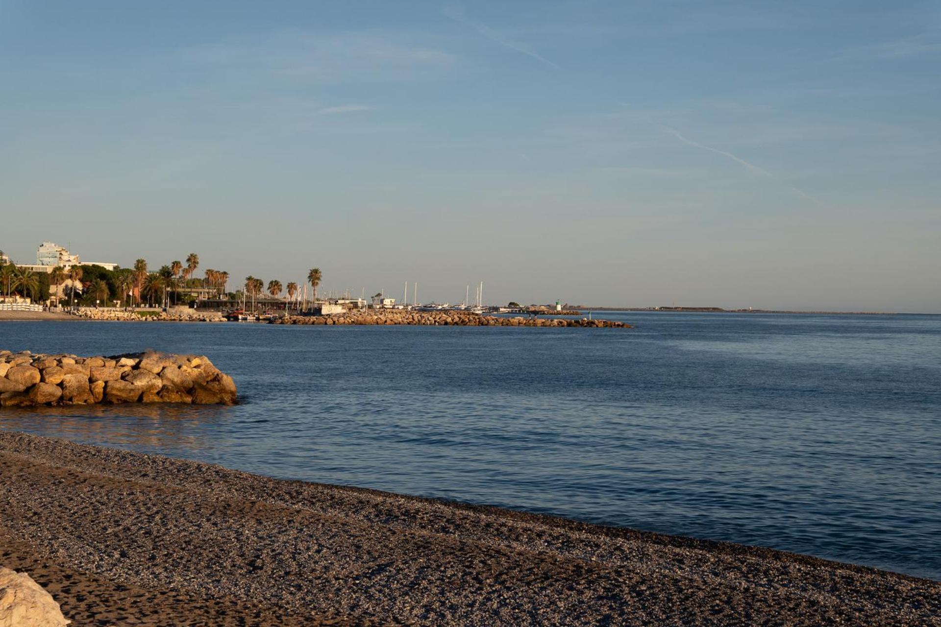 Cagnes-sur-mer, Bord De Mer, Cote D'azur Apartment